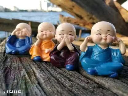 Attractive Idols & Figurines